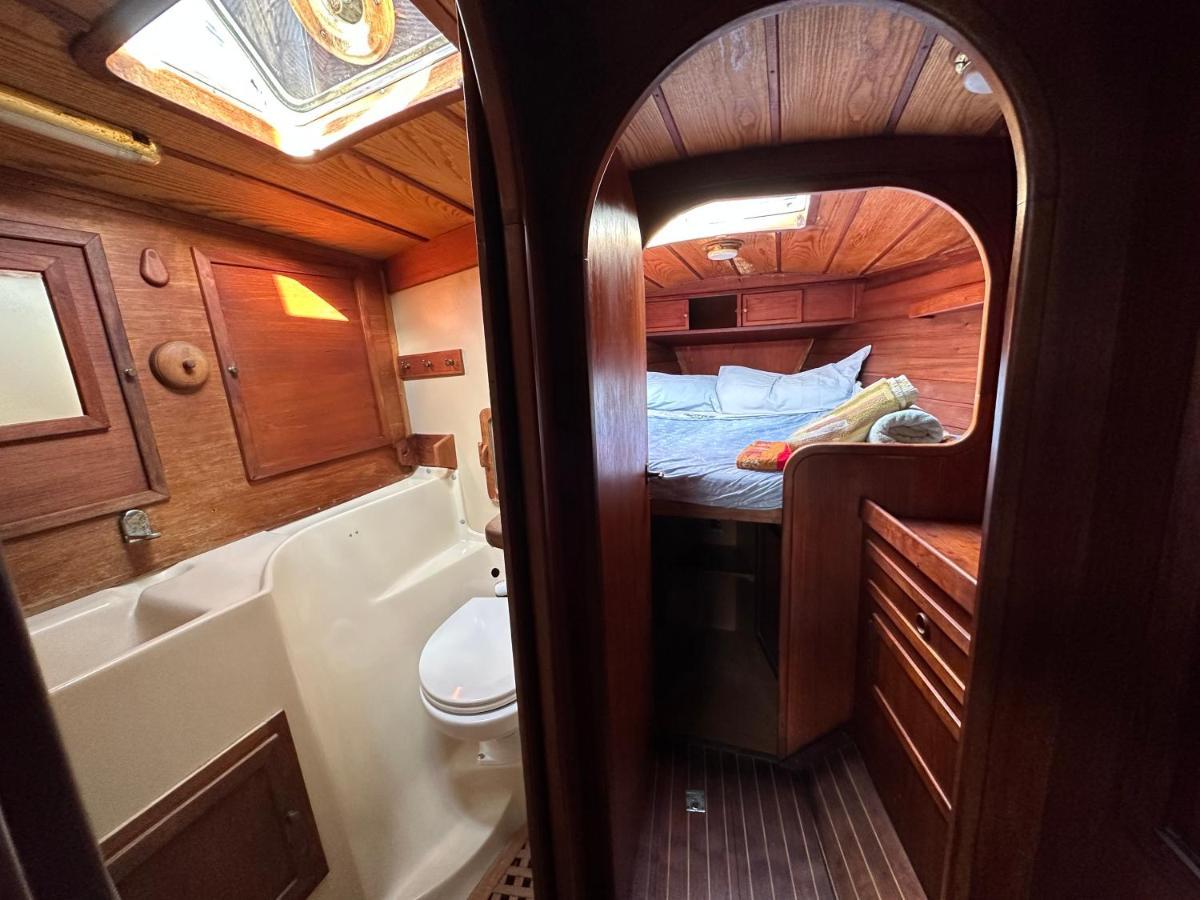 Hotel Unique Wooden Sail Yacht + 2 Bikes Included! San Adrián de Besós Zewnętrze zdjęcie