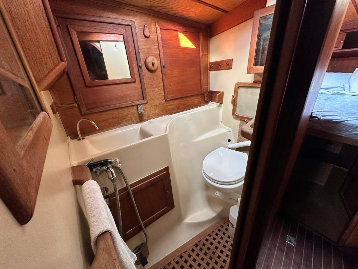 Hotel Unique Wooden Sail Yacht + 2 Bikes Included! San Adrián de Besós Zewnętrze zdjęcie