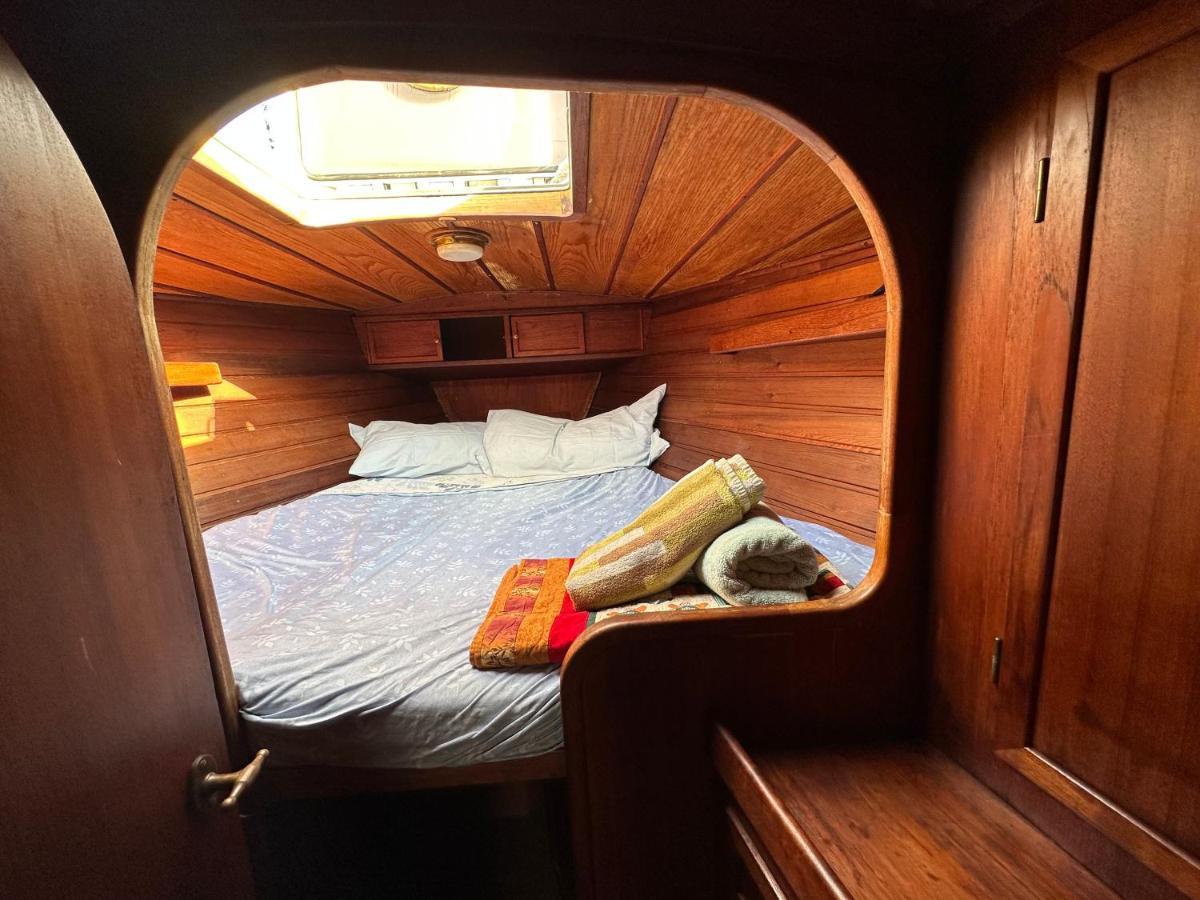 Hotel Unique Wooden Sail Yacht + 2 Bikes Included! San Adrián de Besós Zewnętrze zdjęcie